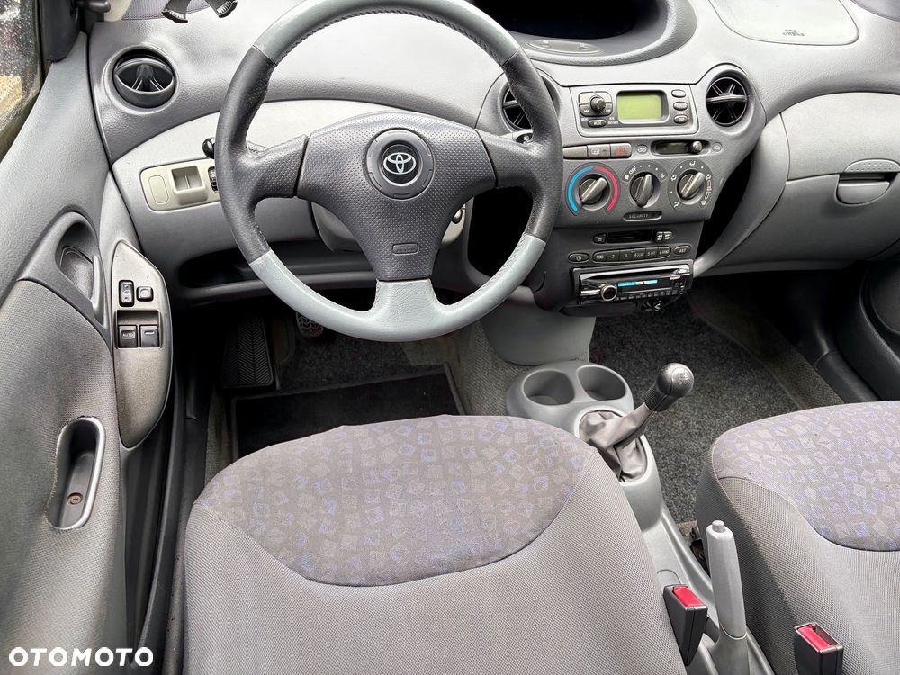 Toyota Yaris 1.0 Luna - 9