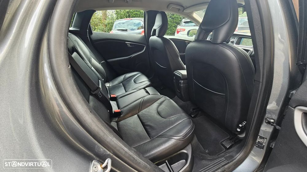 Volvo V40 1.6 D2 Momentum Eco - 23