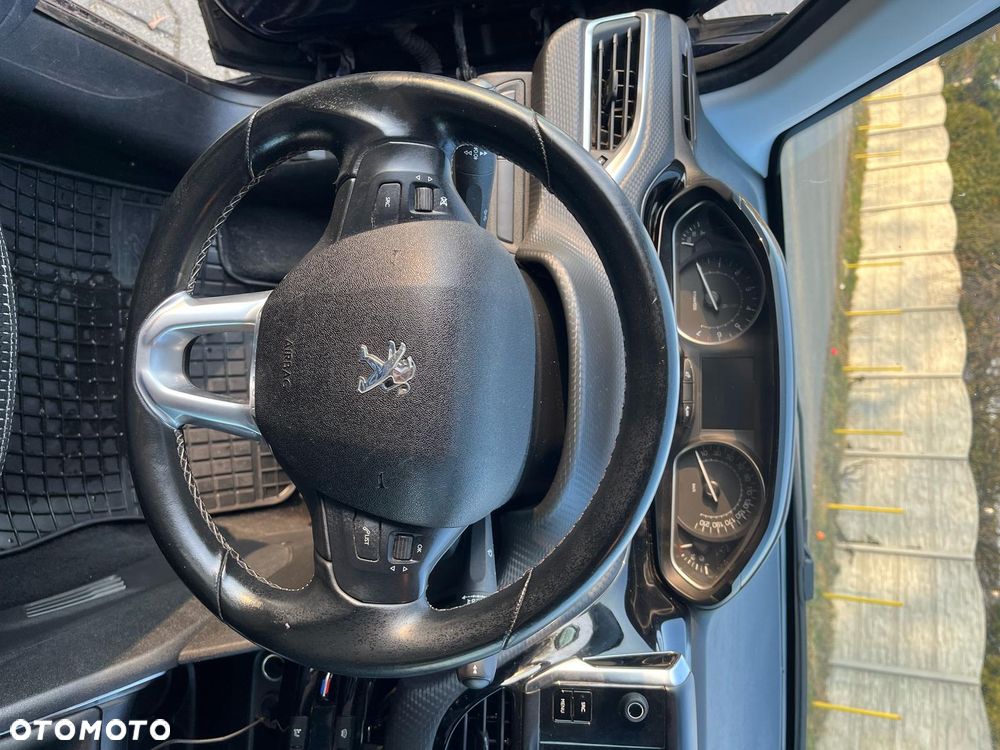 Peugeot 208 2019 photo 4