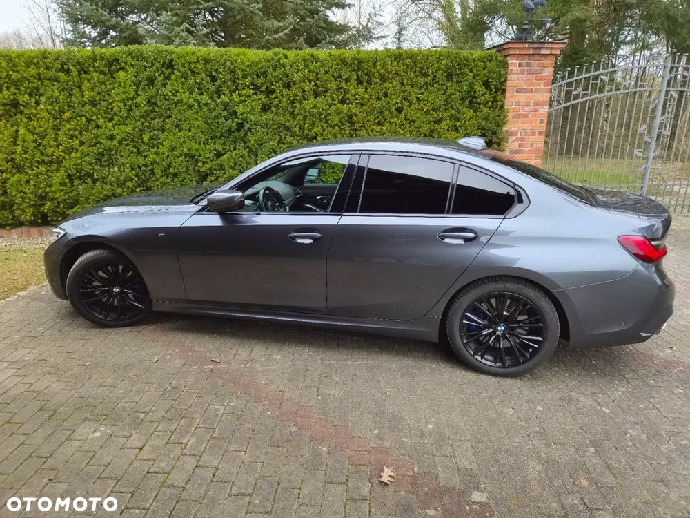 BMW Seria 3 330i xDrive - 1