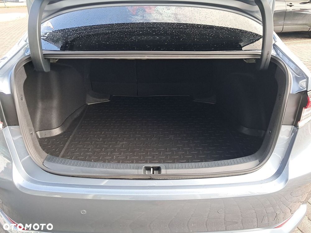 Toyota Corolla 1.8 Hybrid Style - 19