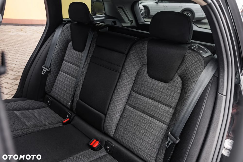 Volvo V60 B3 B Essential - 24