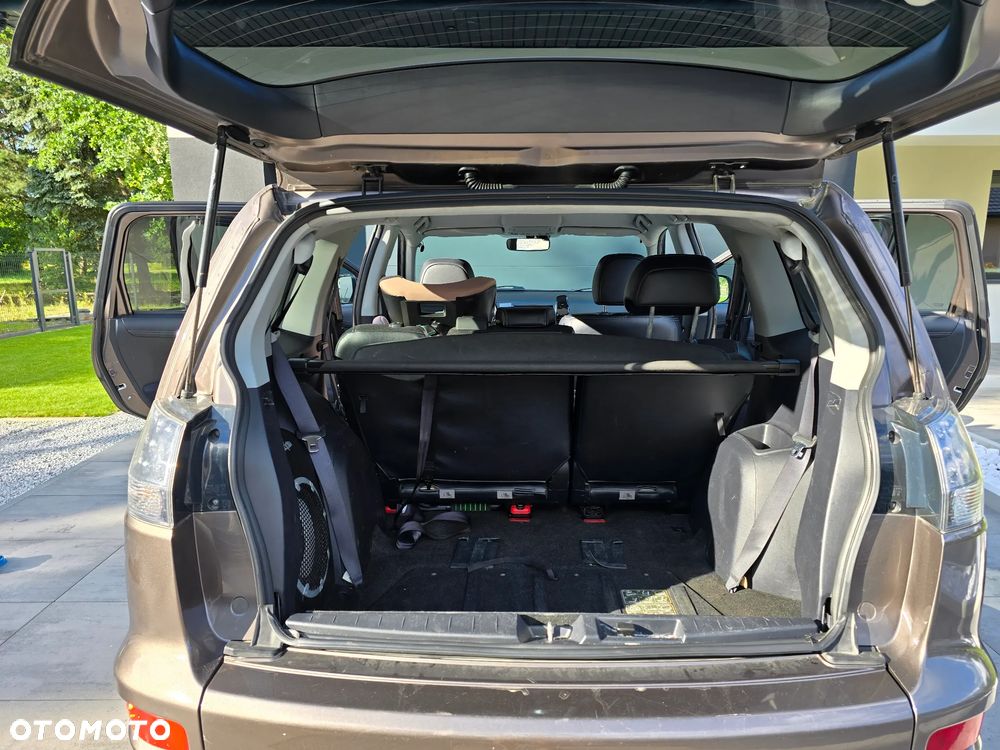 Mitsubishi Outlander - 15