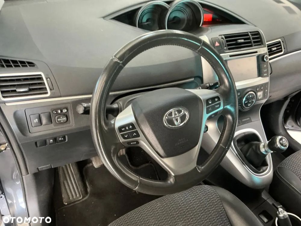 Toyota Verso 1.6 D-4D Prestige - 2