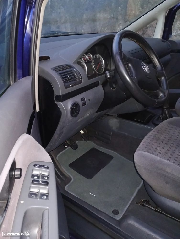 VW Sharan 1.9 TDI Highline - 14
