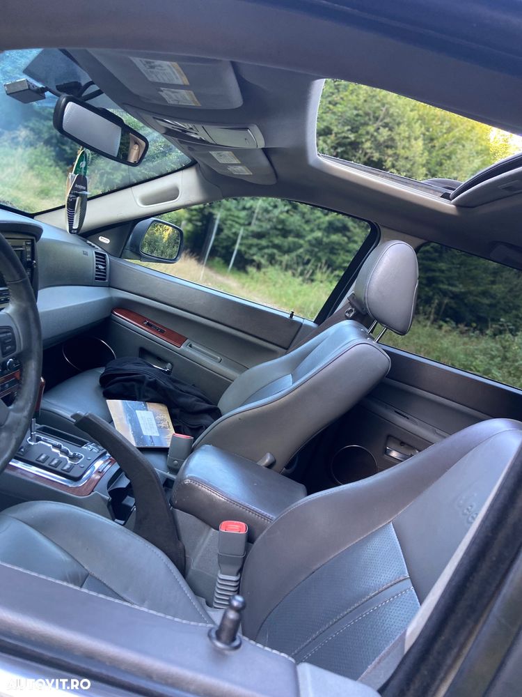 Jeep Grand Cherokee - 10