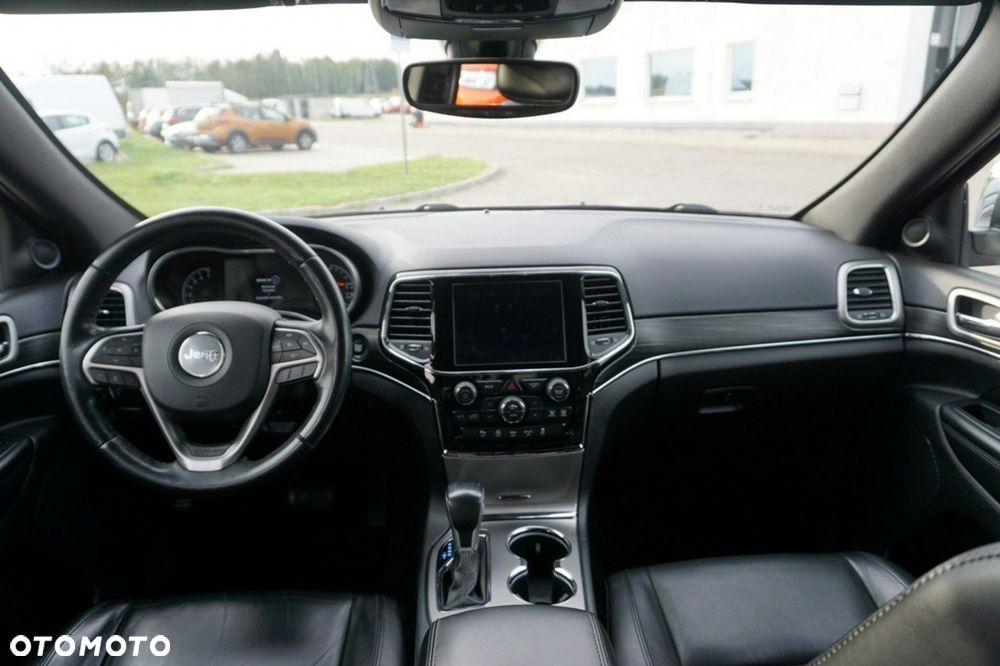 Jeep Grand Cherokee - 13