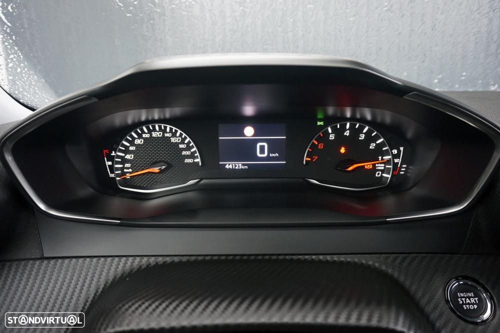Peugeot 2008 1.2 PureTech Allure - 16
