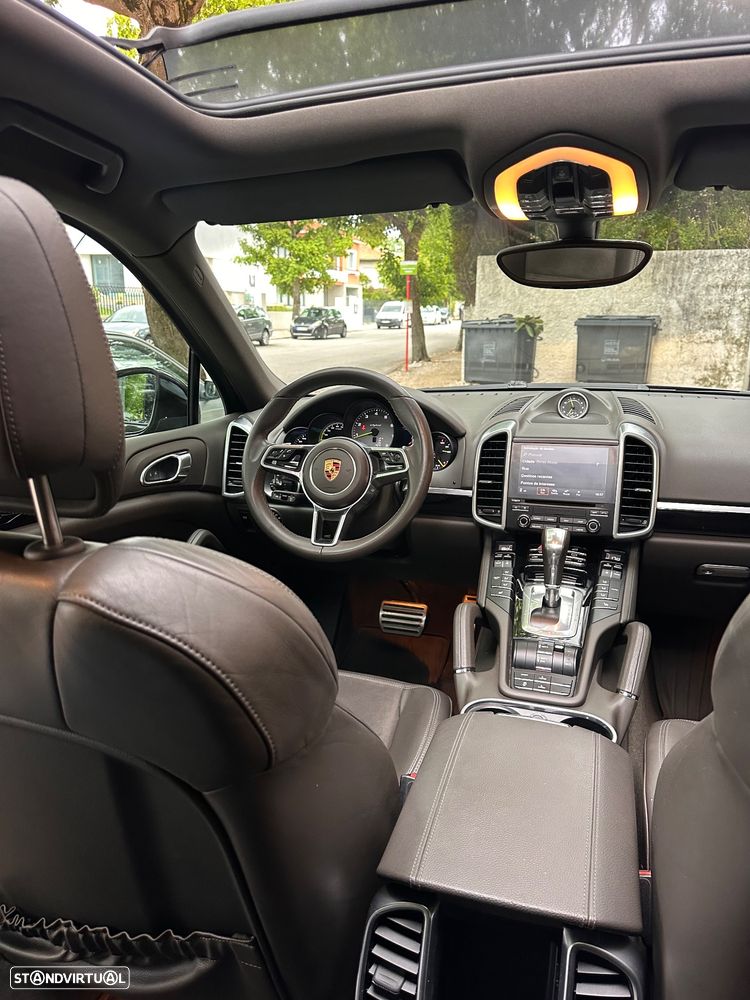 Porsche Cayenne S E-Hybrid Platinum Edition - 12