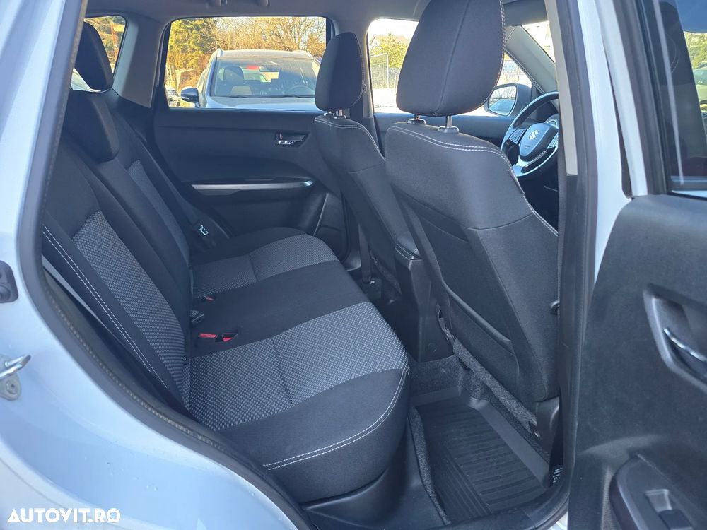 Suzuki Vitara 1.4 Boosterjet AllGrip MHEV Passion - 16