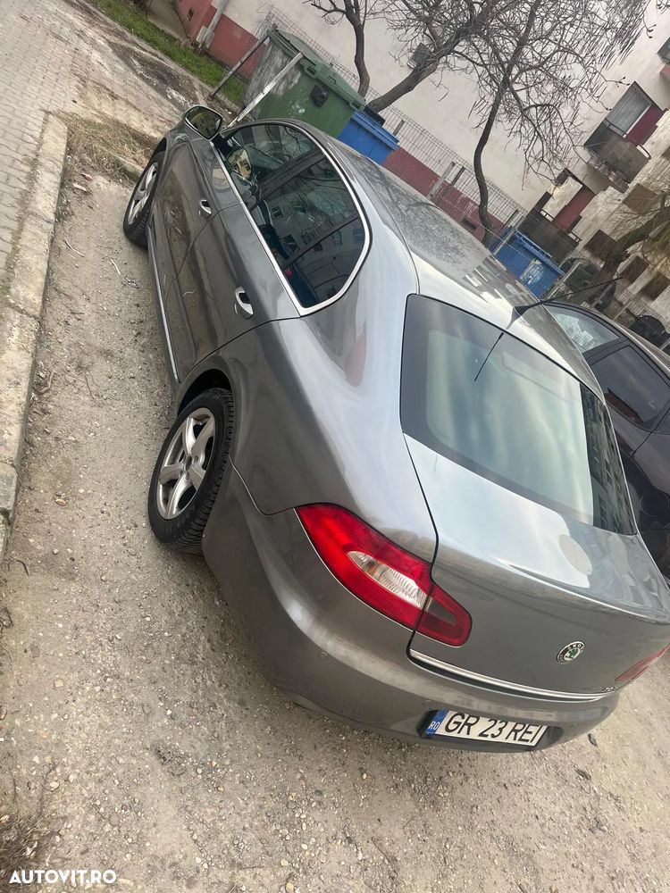 Skoda Superb 2.0 TDI Active - 4