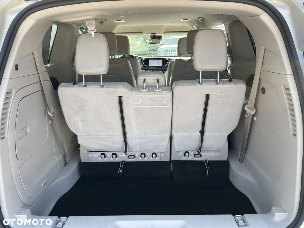 Chrysler Pacifica - 8