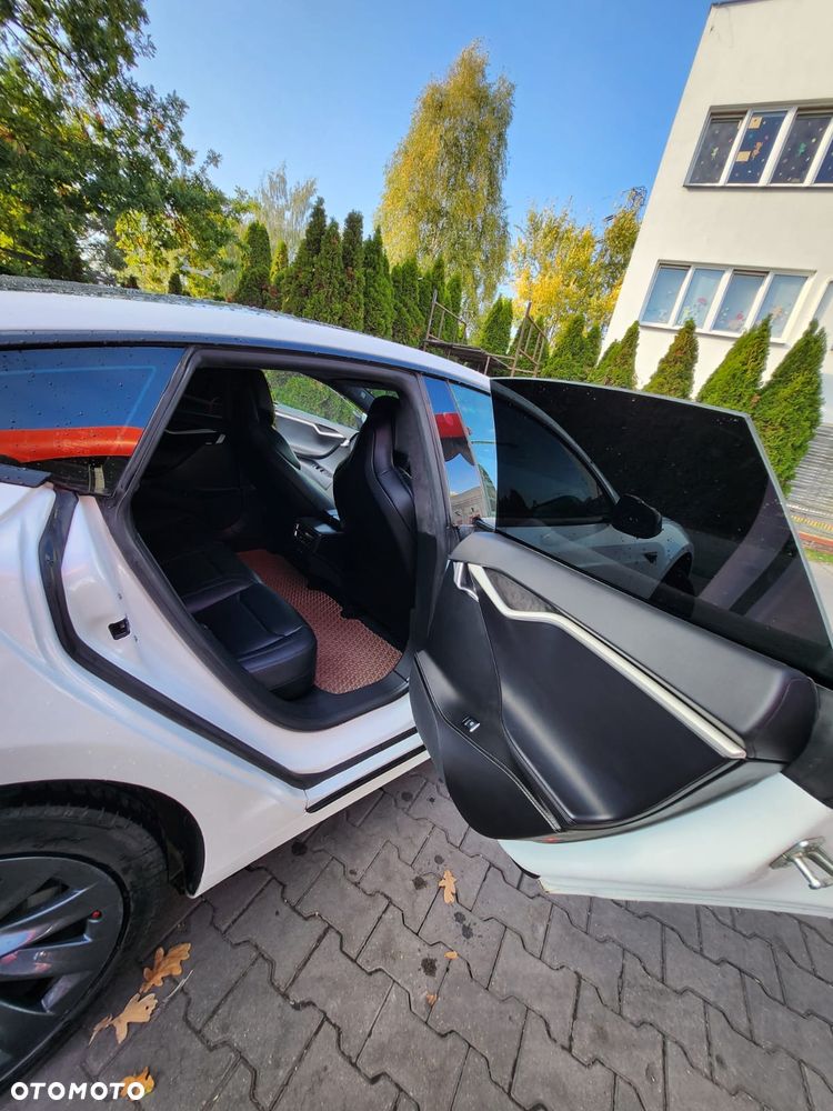 Tesla Model S Long Range Plus - 19