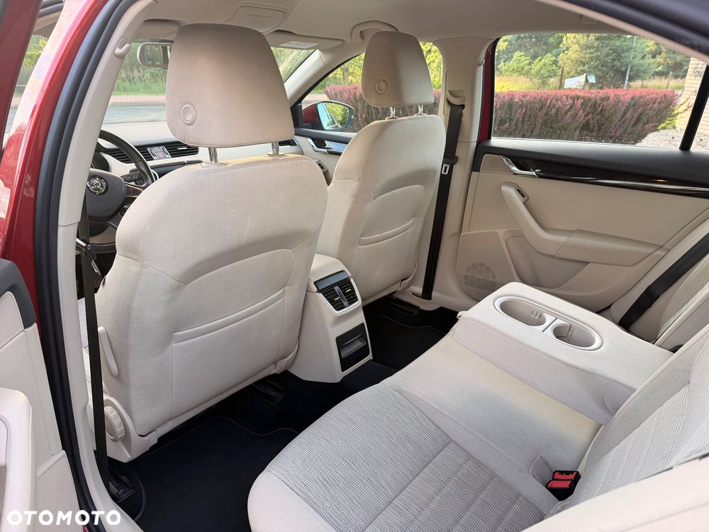 Skoda Octavia 1.4 TSI Elegance DSG - 23