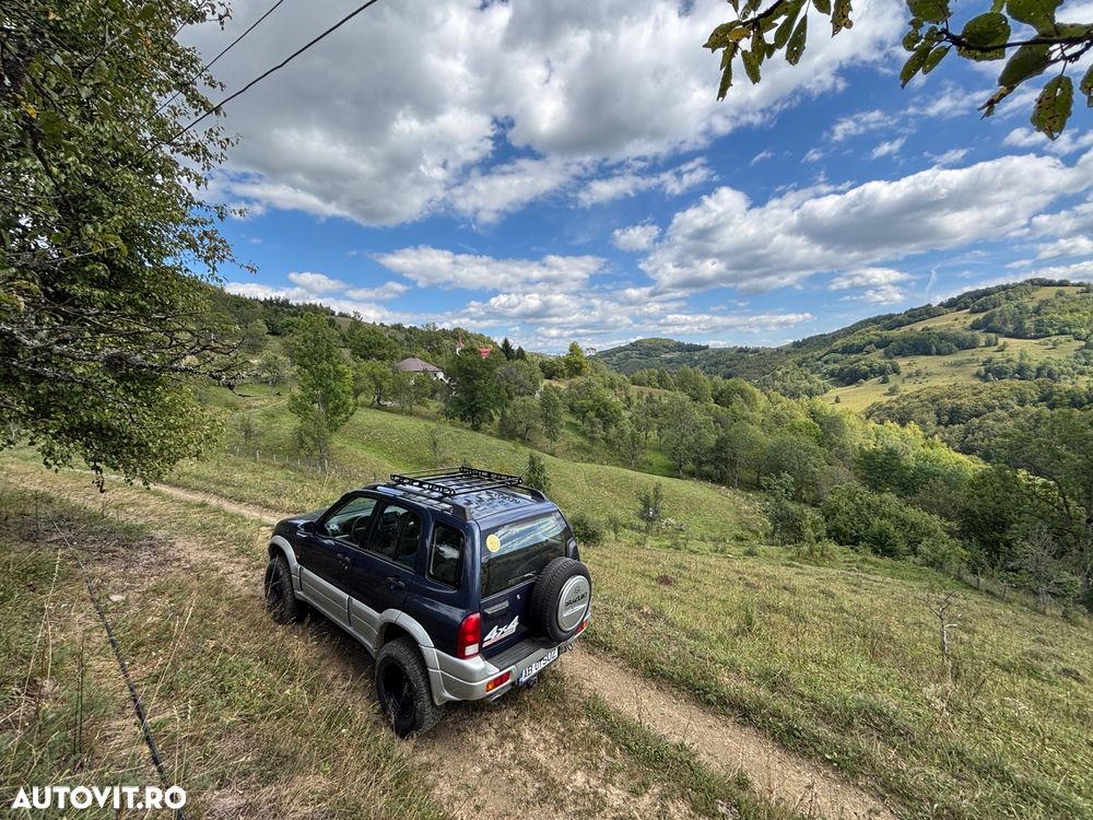 Suzuki Grand Vitara 2.0i - 18