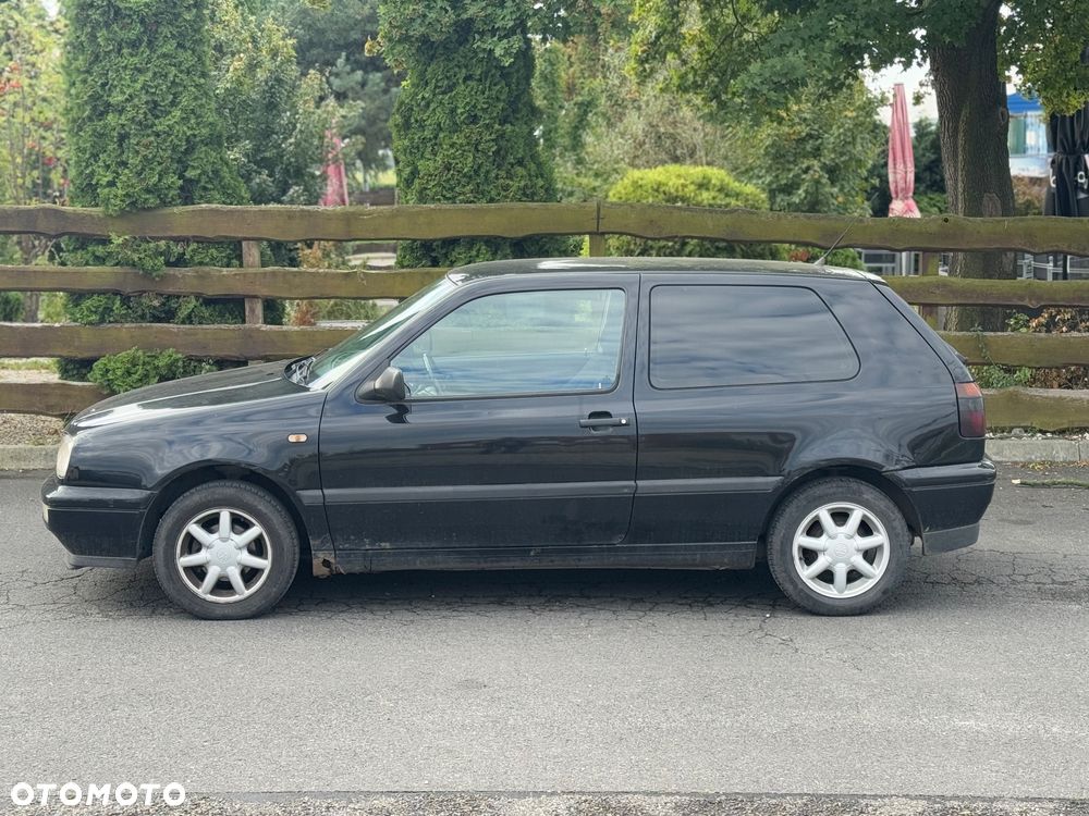 Volkswagen Golf - 6