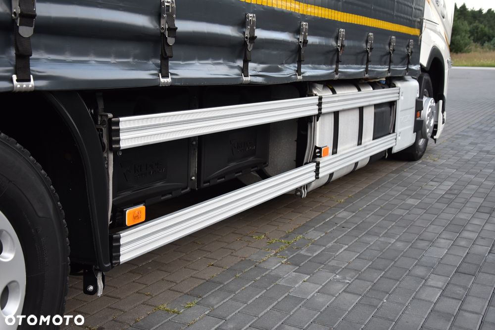 Volvo FH 460 EURO 6 / KABINA XL / FIRANA 9,5 M / NAVI / SOLARY / KLIMA POSTOJOWA / KAMERY / CAŁY NA PODUSZKACH / WINDA DHOLLANDIA / ZABUDOWA REDOS / 24 PALETY / AUTOMAT / SALON POLSKA / SERWIS ASO VOLVO / STAN IDEALNY !! - 16