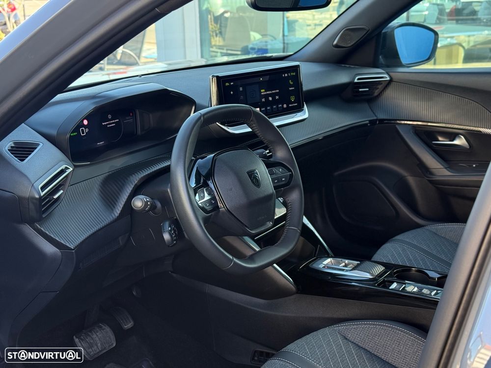 Peugeot e-2008 54 kWh Allure - 12
