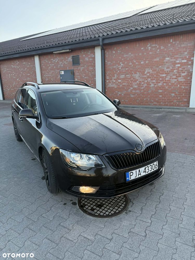 Skoda Superb 2.0 TDI Active DSG - 2