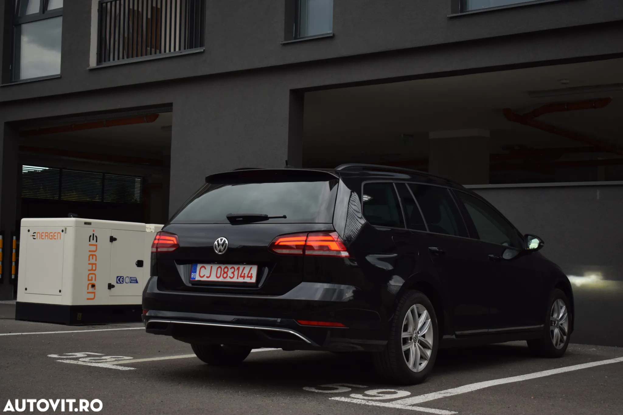 Volkswagen Golf 2.0 TDI Highline - 11