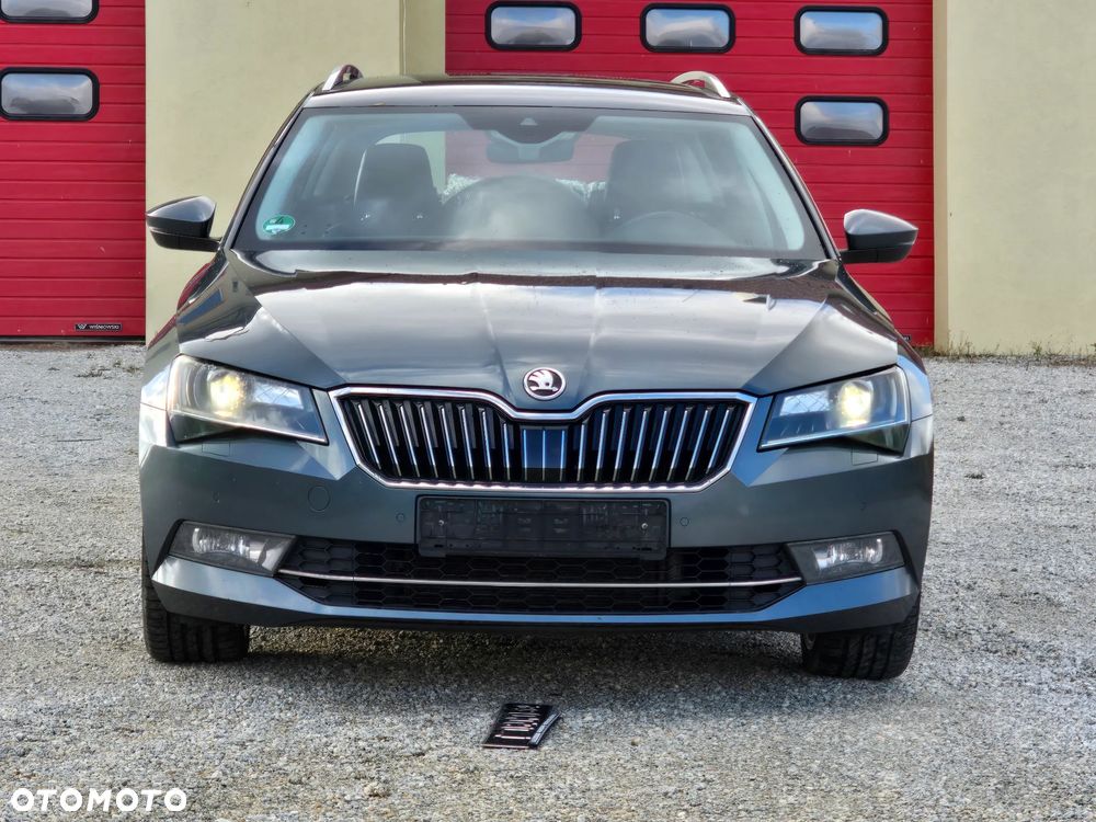Skoda Superb 2.0 TDI DSG Premium Edition - 2