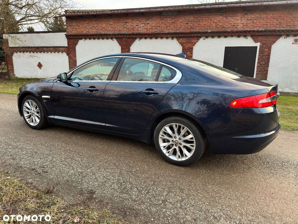 Jaguar XF 2.2 D Luxury - 27