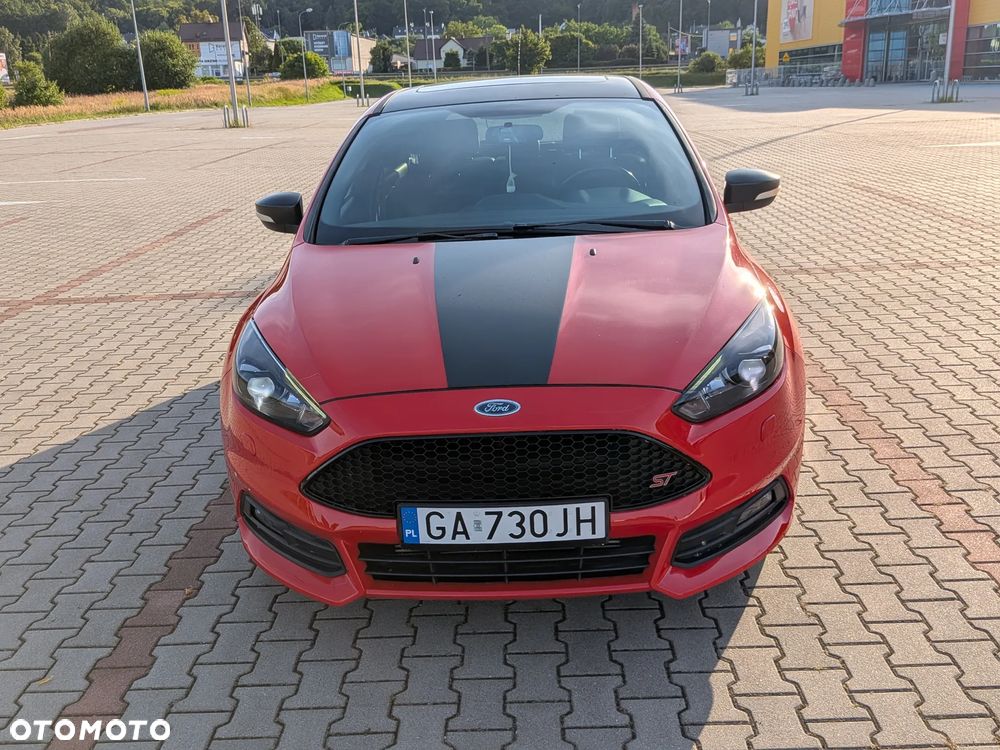 Ford Focus 2.0 EcoBoost ST mit Leder-Exclusiv-Paket - 1