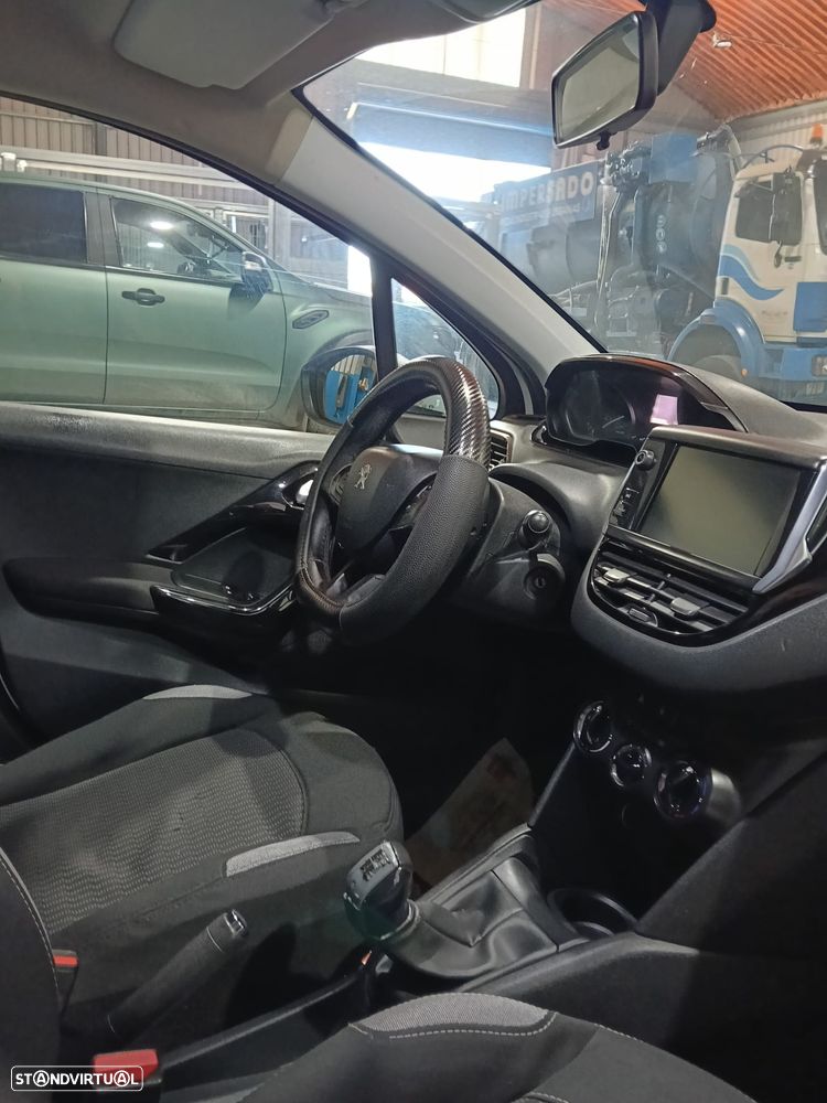 Peugeot 208 HDi 68 Access - 5