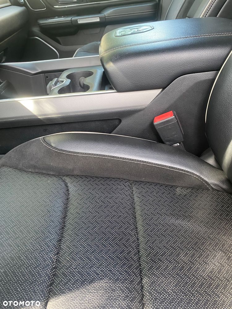 RAM 1500 Crew Cab Shortbed Laramie - 13