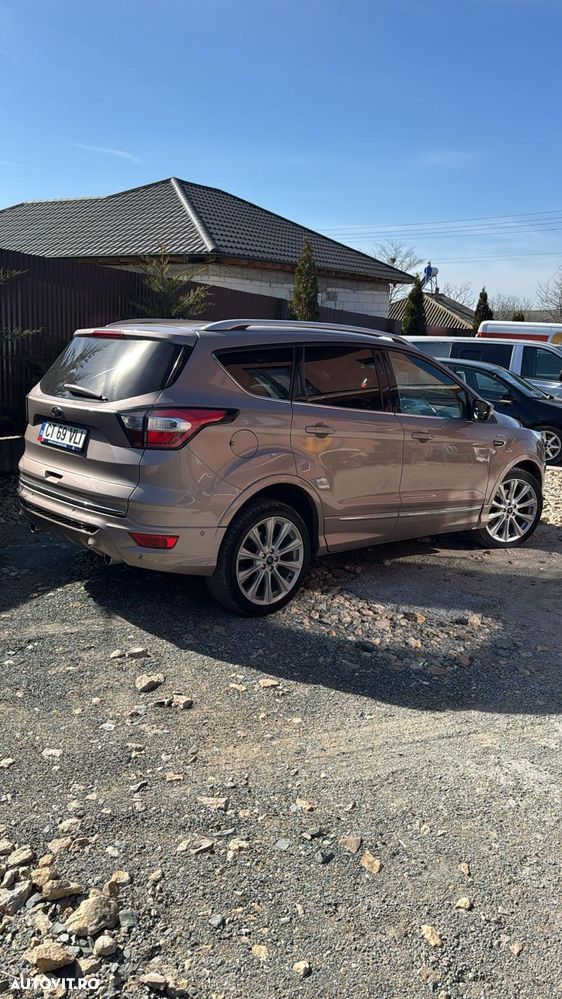 Ford Kuga 2.0 TDCi 4x4 Aut. Vignale - 3