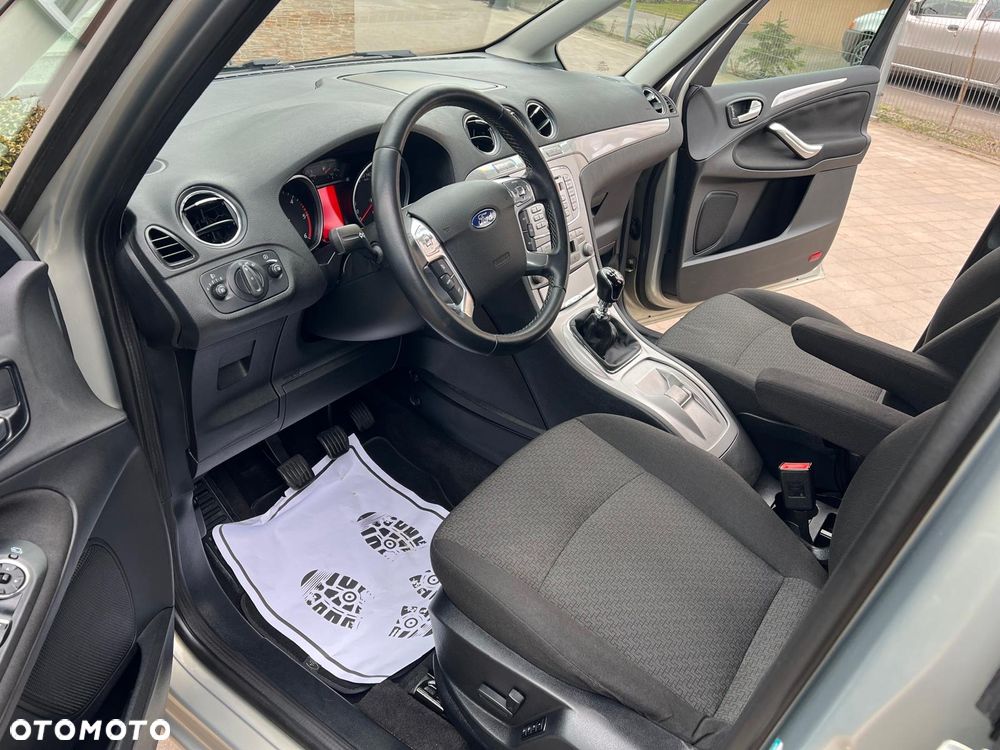 Ford Galaxy 2.0 TDCi DPF Ghia - 9