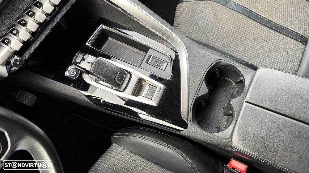 Peugeot 5008 1.5 BlueHDi Allure EAT8 - 24