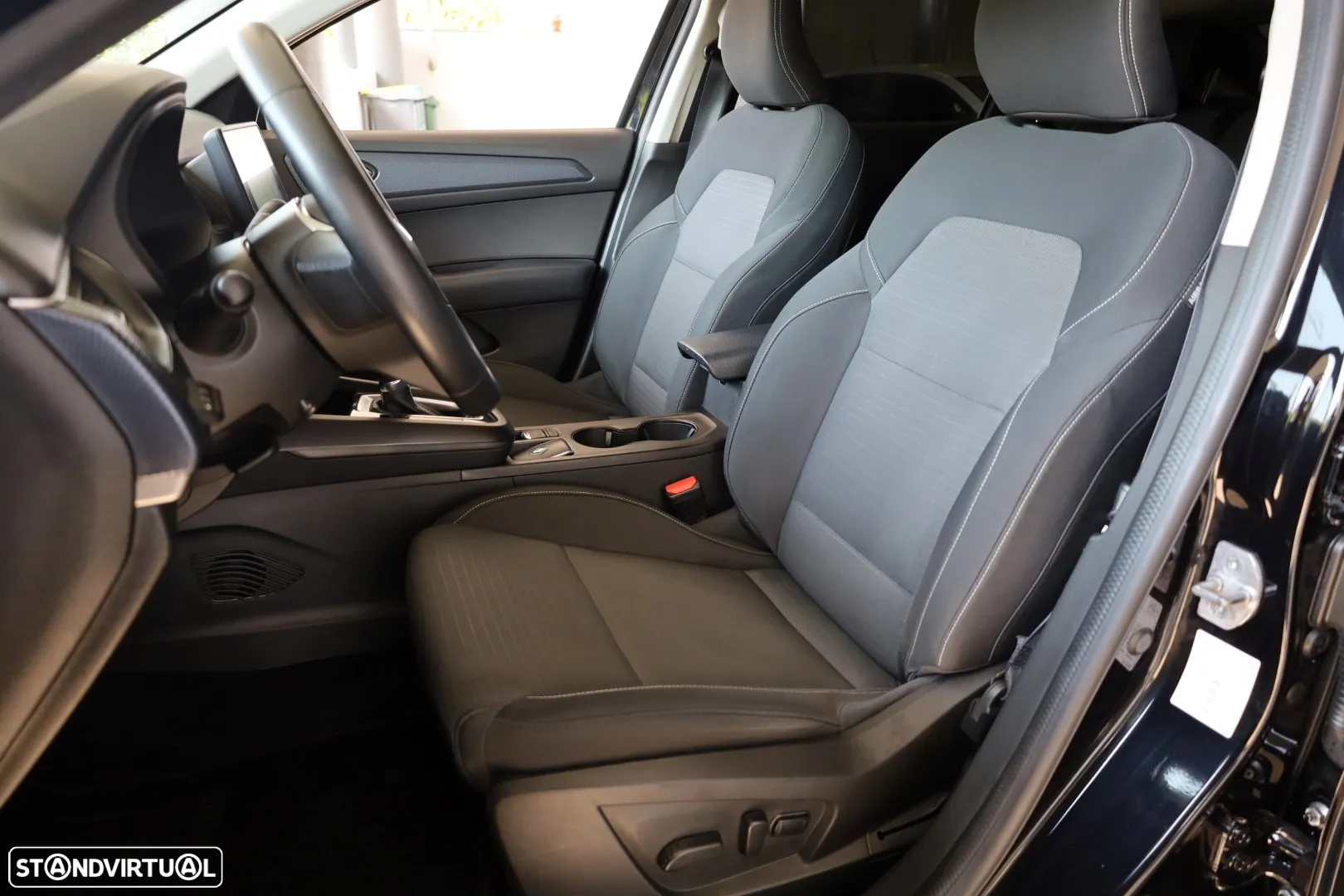 Renault Arkana 1.6 E-Tech Business - 37