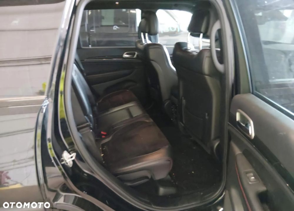 Jeep Grand Cherokee - 17