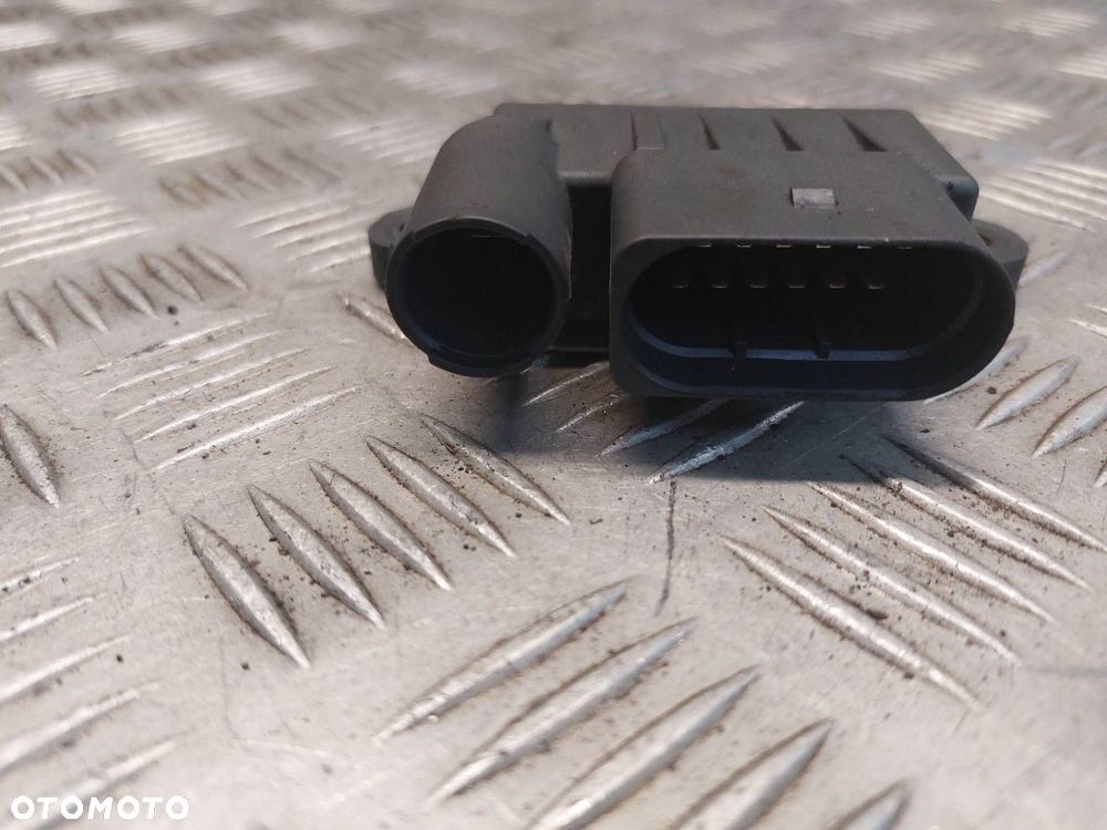 PRZEKAŹNIK ŚWIEC ŻAROWYCH CHEROKEE WK 0522140709 - 2