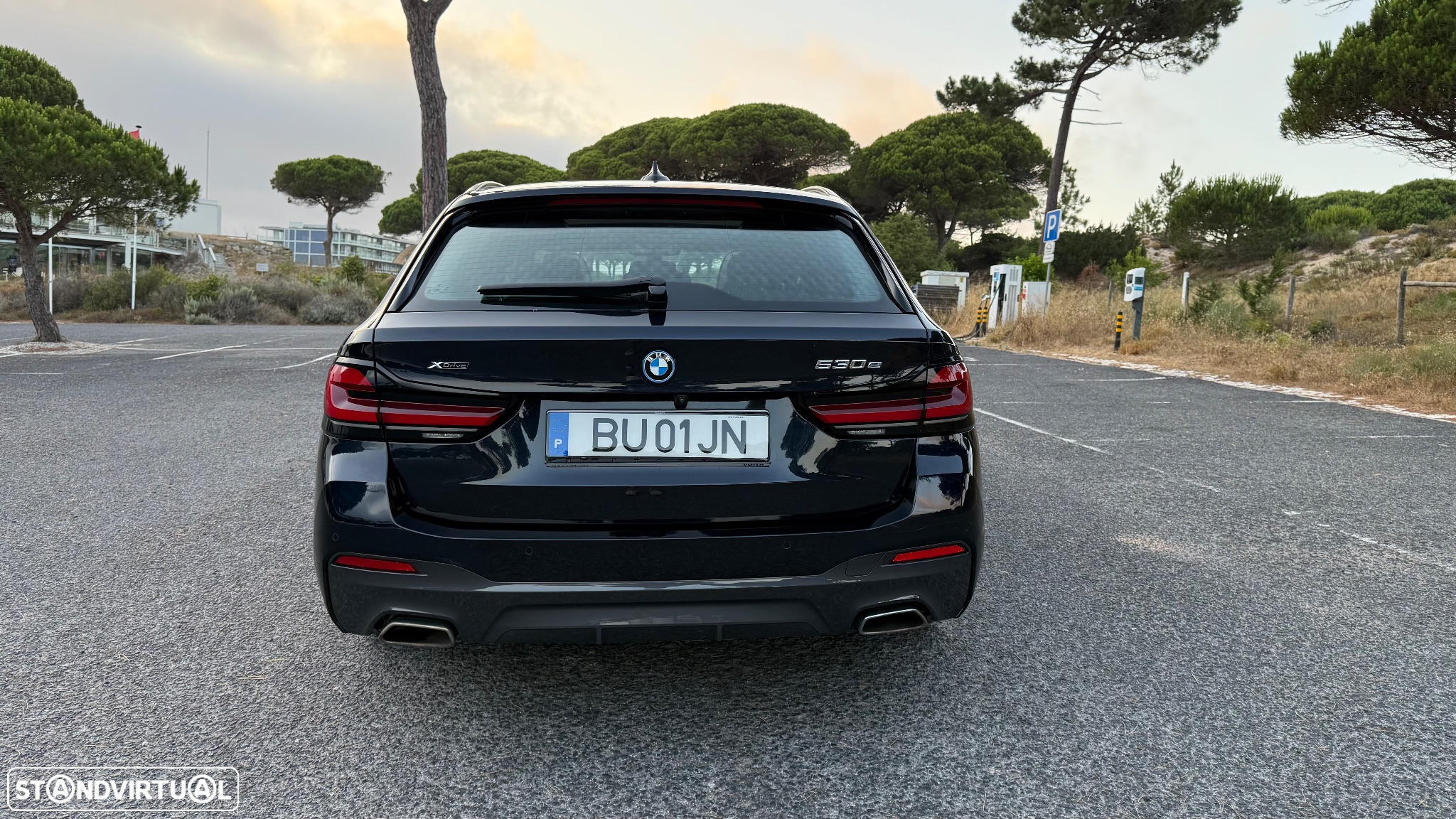 BMW 530 e Pack Desportivo M - 4