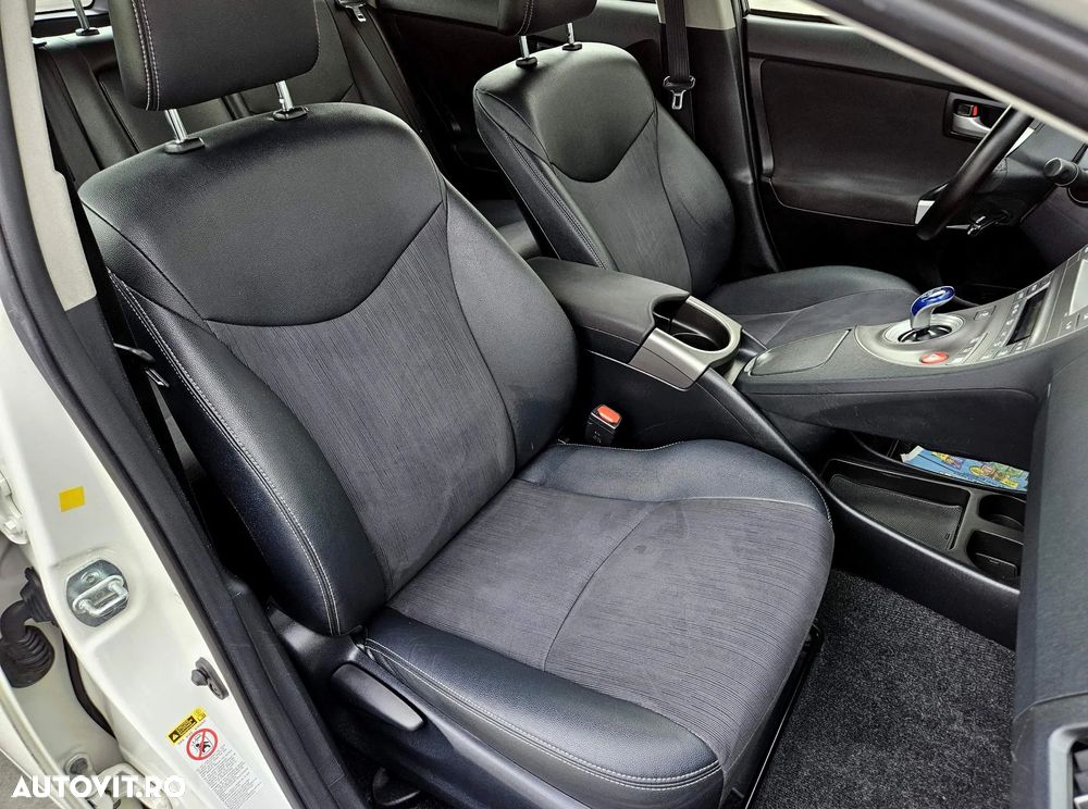 Toyota Prius (Hybrid) Comfort - 7