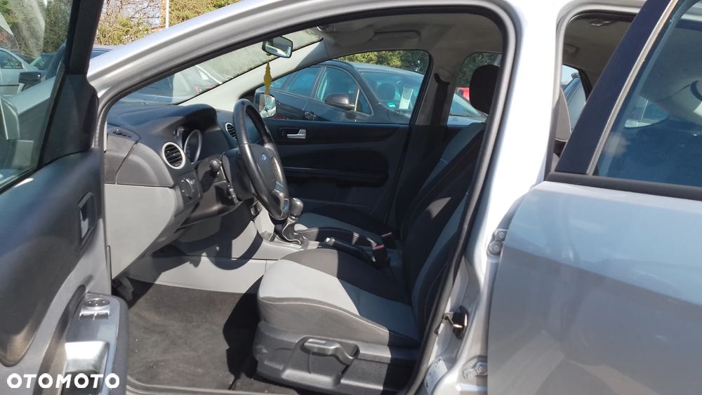 Ford Focus 1.6 TI-VCT Ambiente - 12