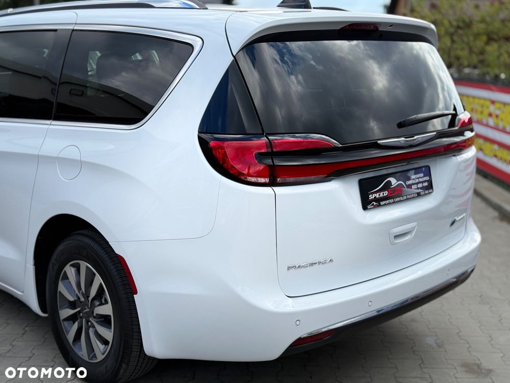 Chrysler Pacifica - 10