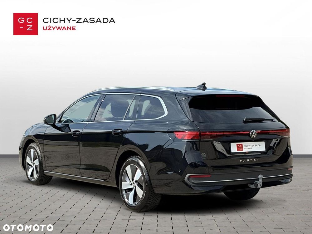 Volkswagen Passat - 4
