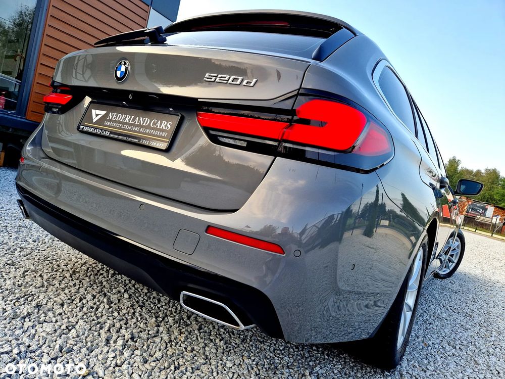 BMW Seria 5 520d Touring - 33