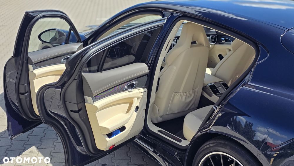 Porsche Panamera - 15