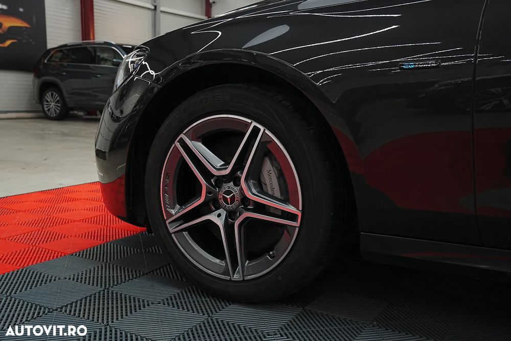 Mercedes-Benz E 300 9G-TRONIC AMG Line - 36