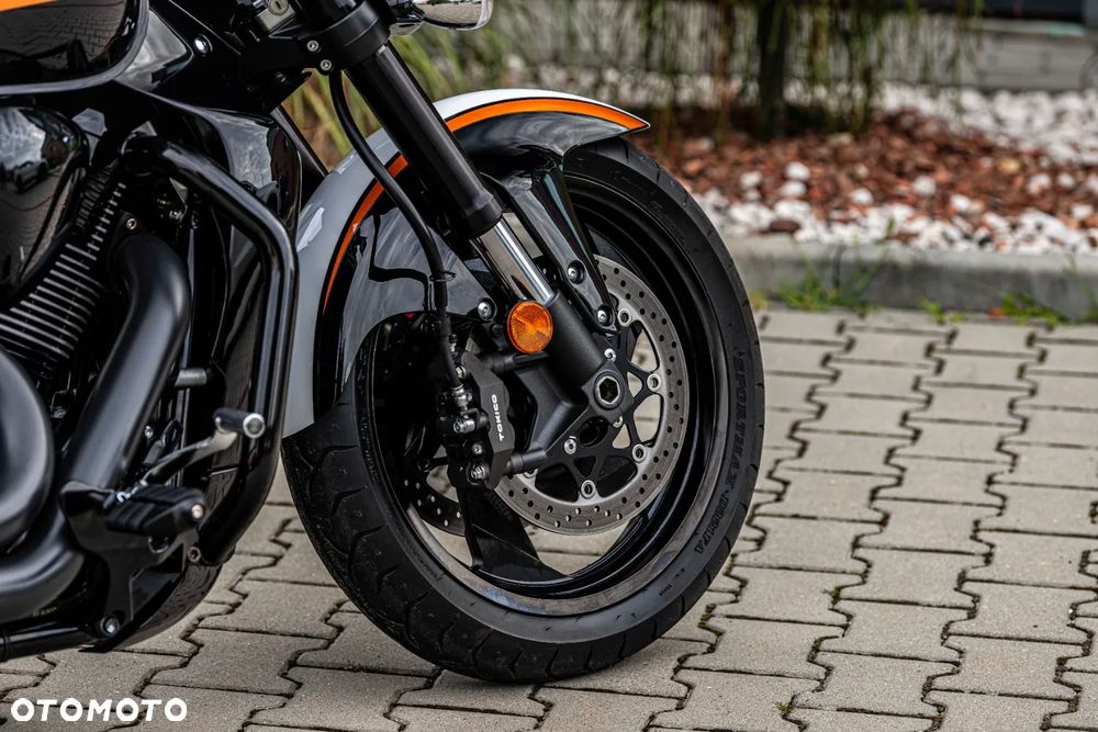 Suzuki Boulevard - 14