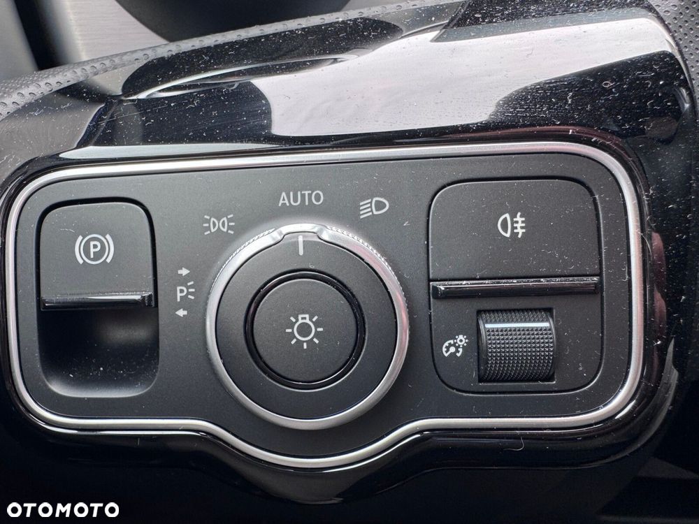 Mercedes-Benz Klasa A 220 d AMG Line 8G-DCT - 23