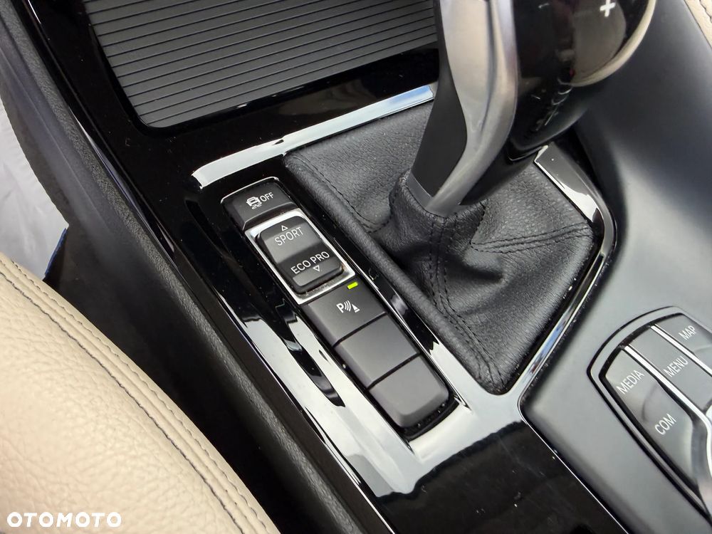 BMW X1 sDrive18i GPF xLine - 22