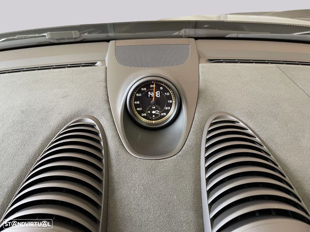 Porsche 718 Spyder - 14