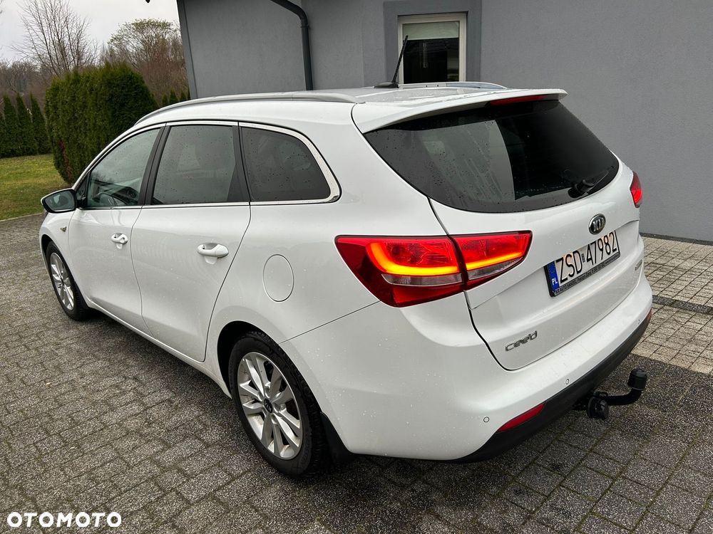 Kia Ceed 1.6 CRDi 136 ISG GT Line - 19