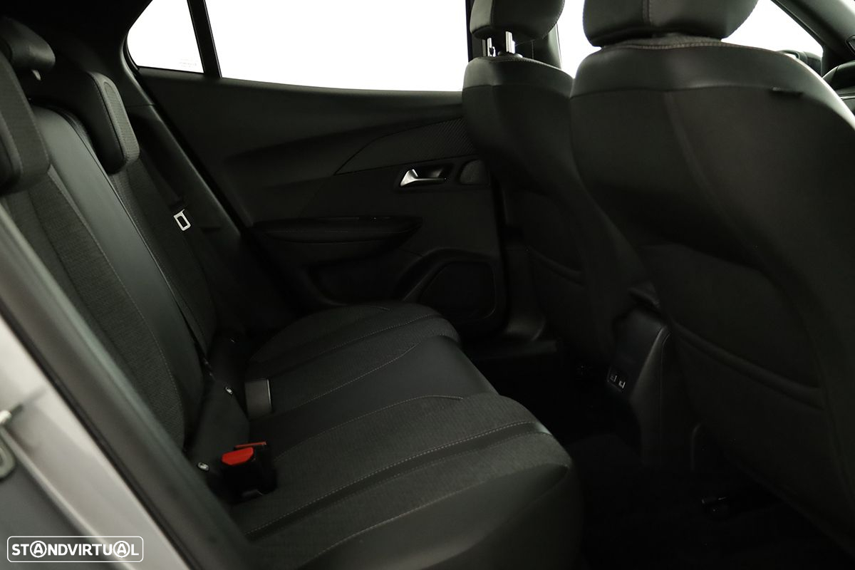 Peugeot 2008 1.2 PureTech Allure - 24