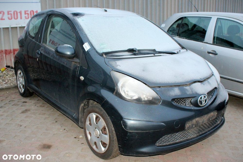Toyota Aygo 2007 1.0VVTI 1KR-FE HB3D (MASKA, ZDERZAK, LAMPA, BŁOTNIK, DRZWI, SZYBA, FOTEL) - 2